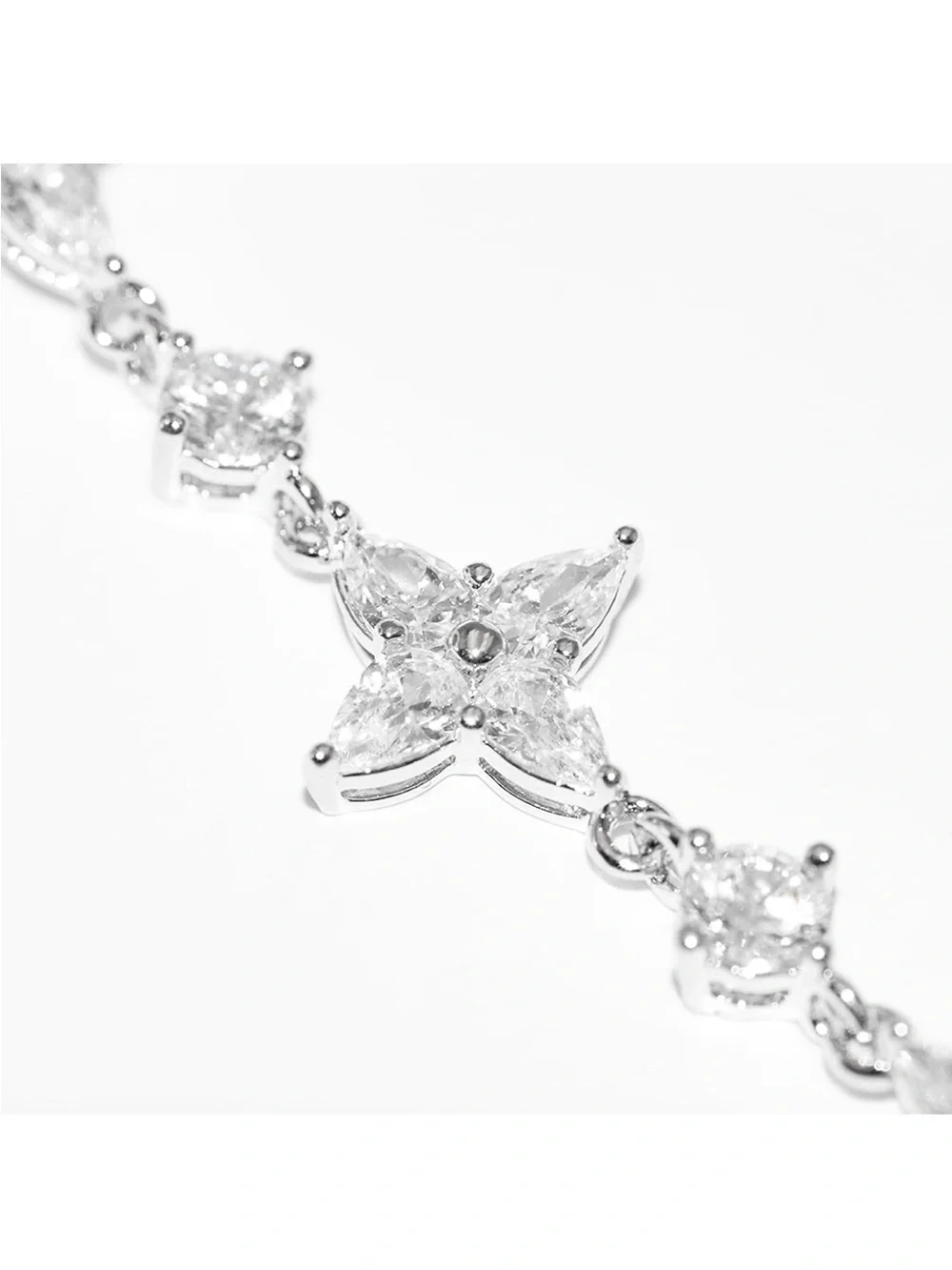 Four Leaf Clover Bracelet Studded with Cubic Zirconia, 18K  Lucky Four Leaf